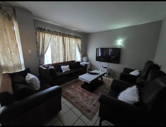 2 BEDROOM TOWNHOUSE FOR SALE IN SASOLBURG EXT 2